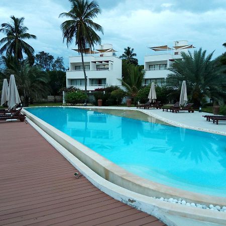 Villa Kalista Luxury Villas Diani Beach Buitenkant foto